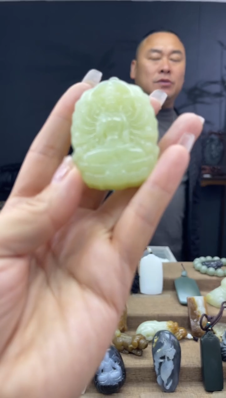 颈饰未镶嵌和田玉1