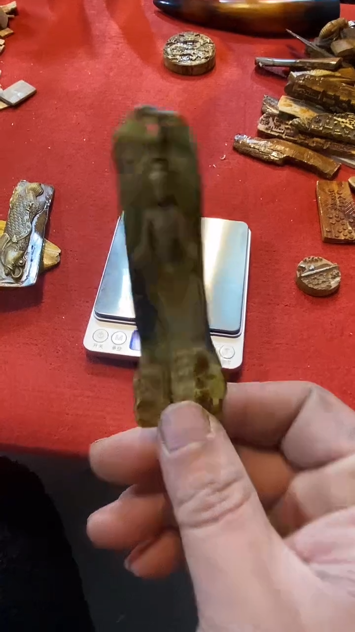 泥塑小手把件摆件