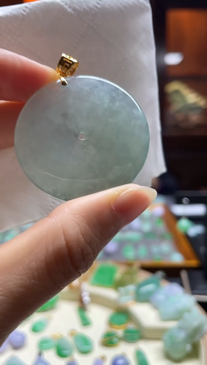 【闪购商品】翡翠颈饰18K金镶嵌平安扣