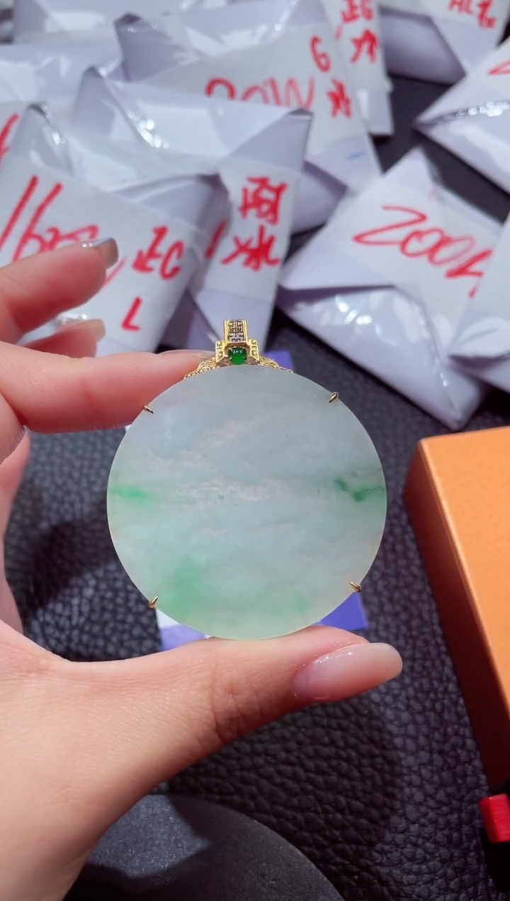 颈饰18K金镶嵌翡翠378