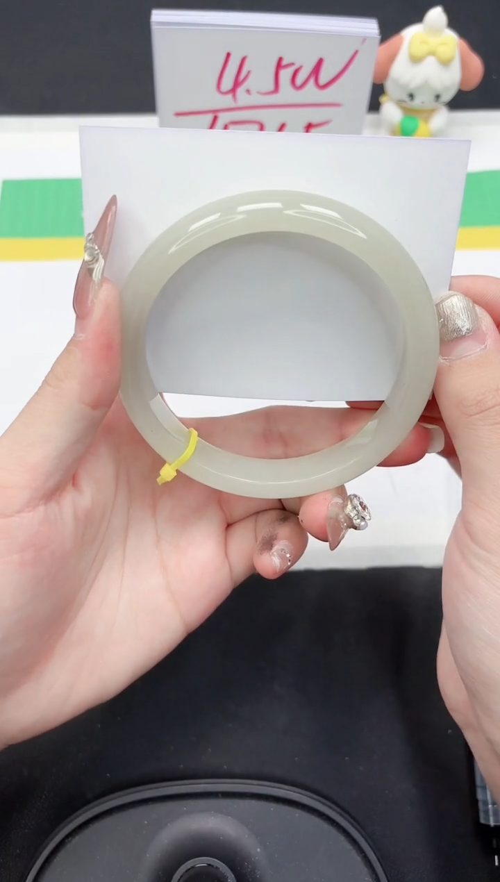 【闪购商品】石英质玉手镯未镶嵌276-64.7