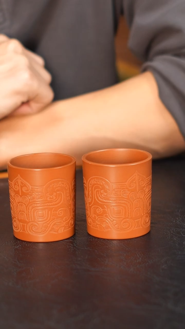 云水山涧建水紫陶微瑕 复烧主人杯 一对 饕餮纹 