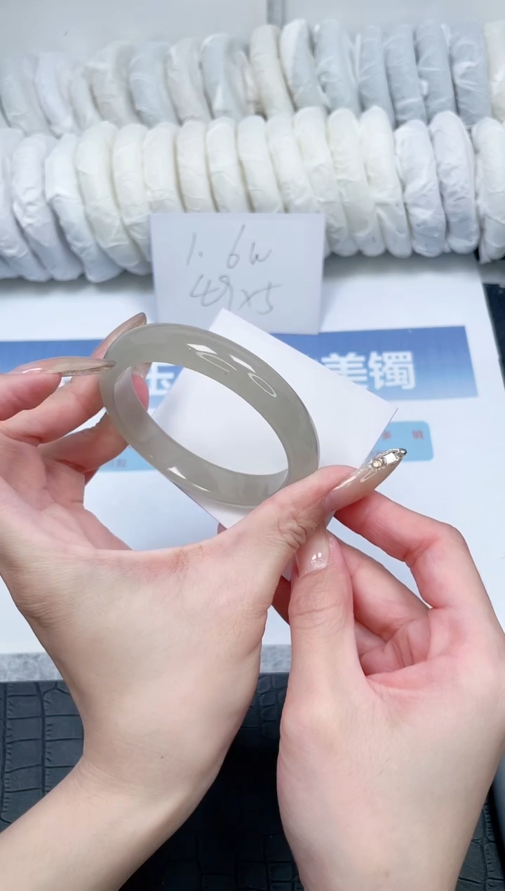 【闪购商品】石英质玉手镯未镶嵌Z214-58