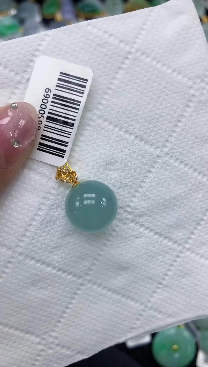 翡翠18K金镶嵌颈饰11111111111