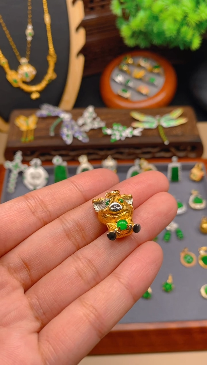 【闪购商品】翡翠吊坠(不含链)银S925镶嵌小猪