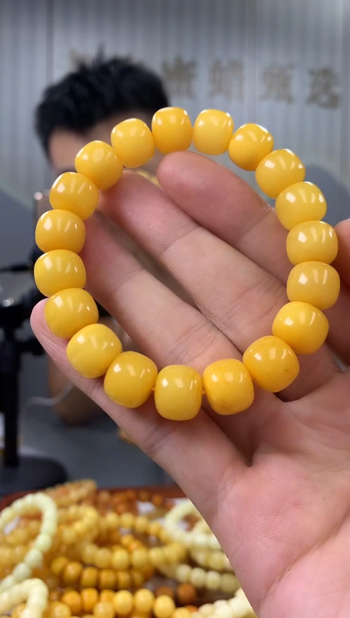 【闪购商品】琥珀裸石未镶嵌手串