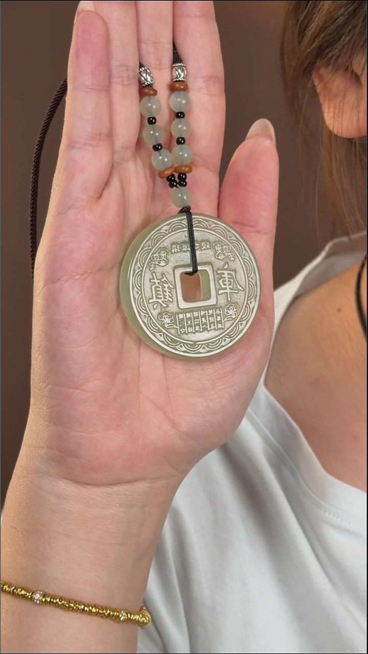 未镶嵌岫玉吊坠(赠链)多样性发货