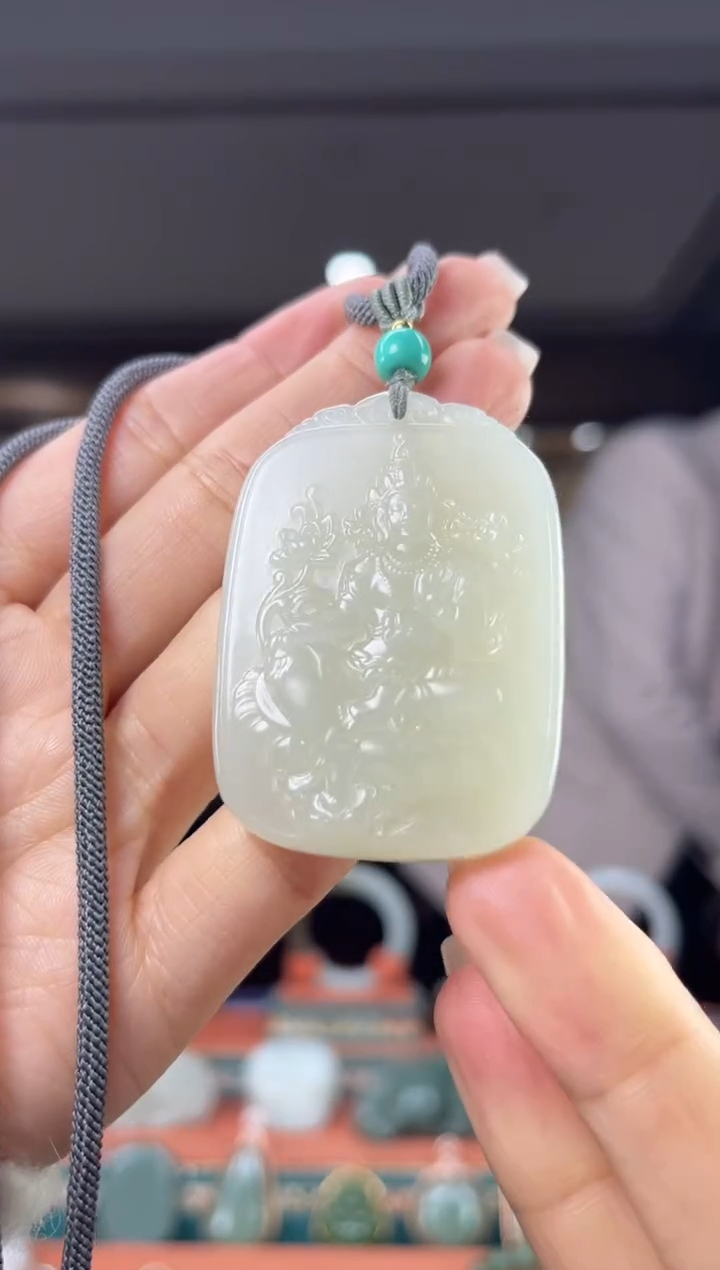 颈饰未镶嵌和田玉佩佩