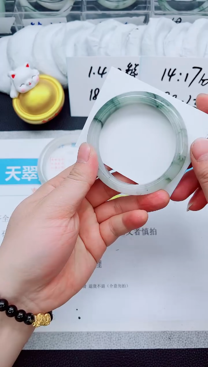 【闪购商品】石英质玉手镯未镶嵌152-62