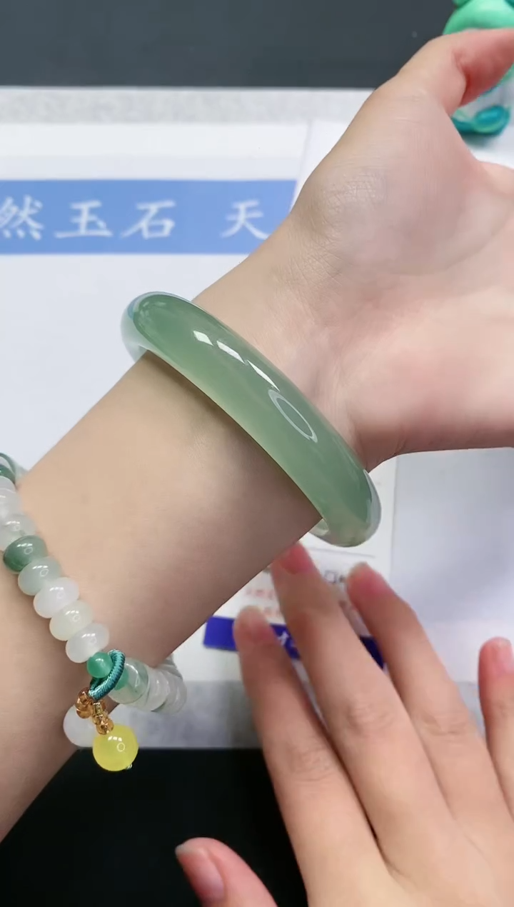 【闪购商品】石英质玉手镯未镶嵌D352-58+