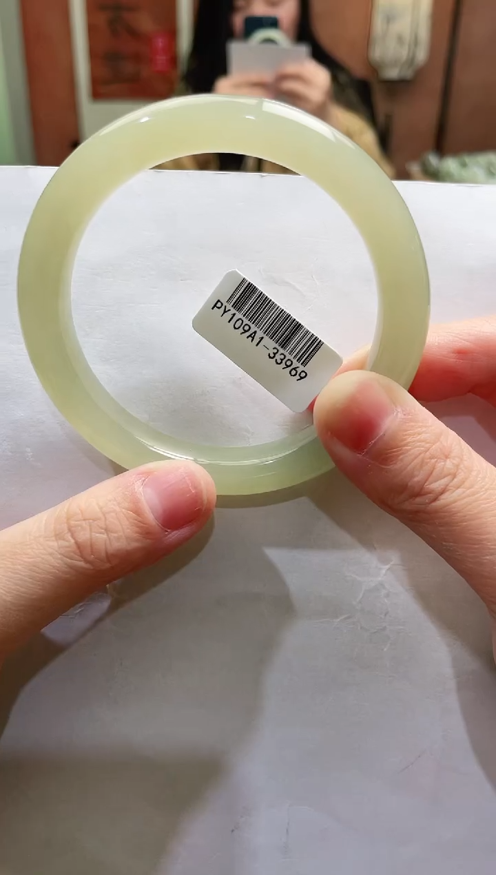 【闪购商品】和田玉手镯未镶嵌60