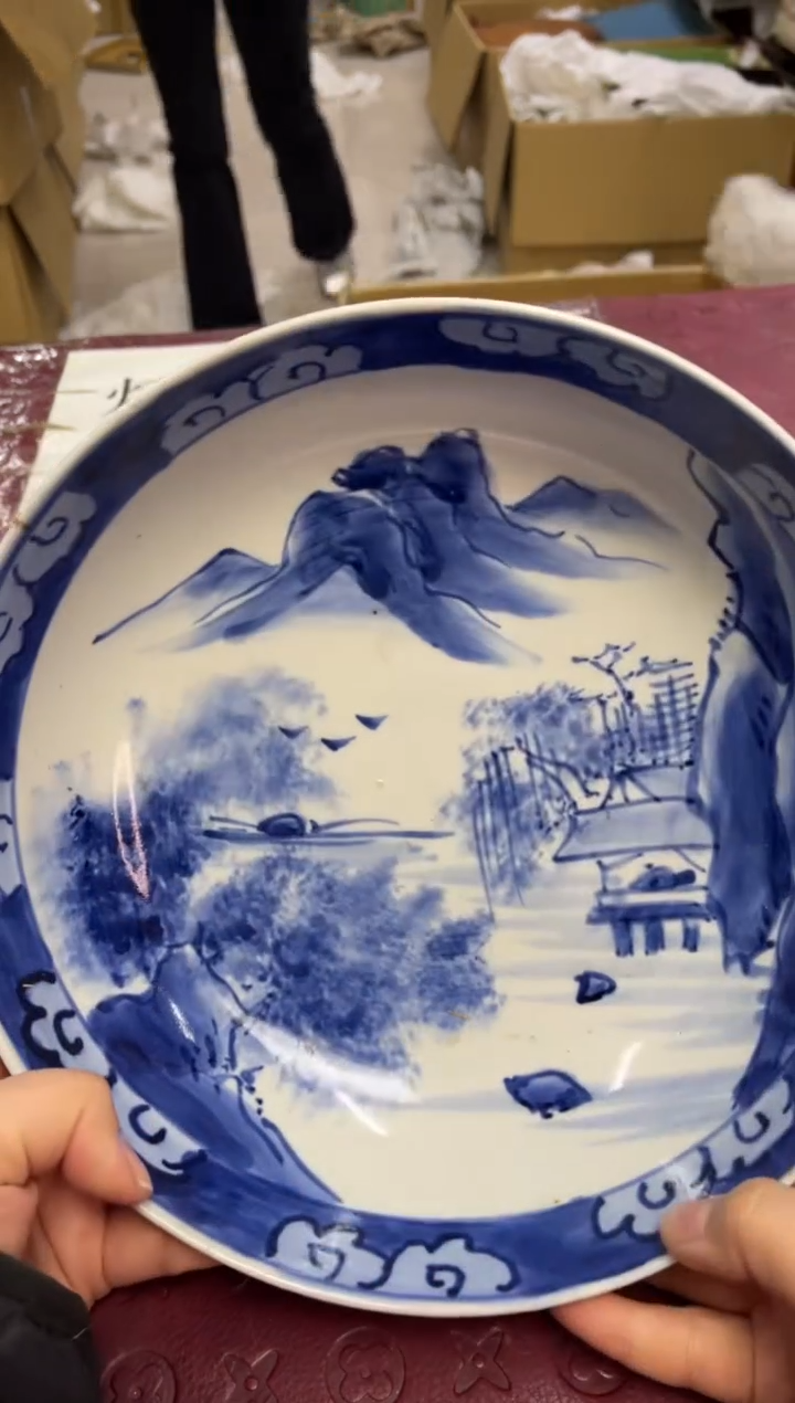 碗德****5默认微瑕，no退no换，介意勿拍