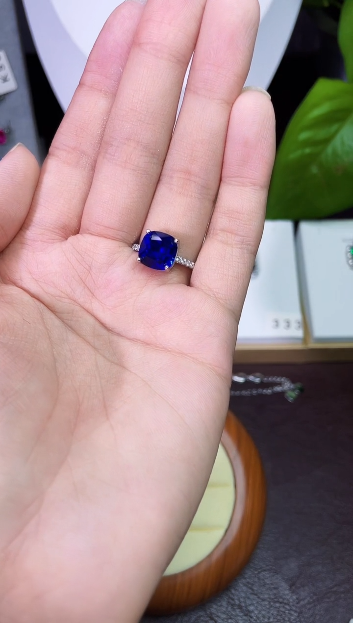 合金合成钻石蓝宝戒指