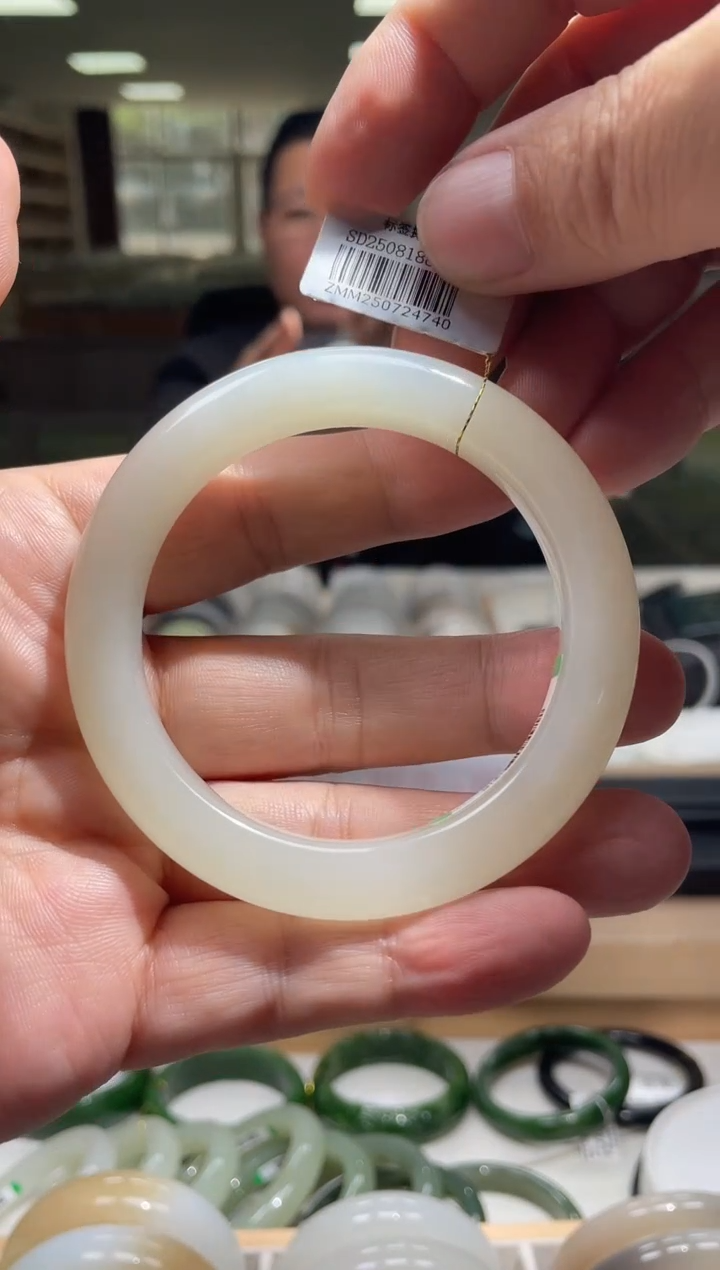 未镶嵌手镯和田玉58圈口 4740
