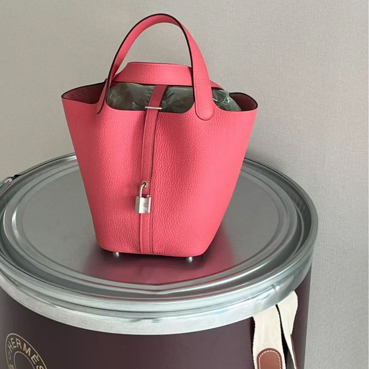 95新 Hermes/爱马仕 展会外场！粉色银扣菜篮子包18  