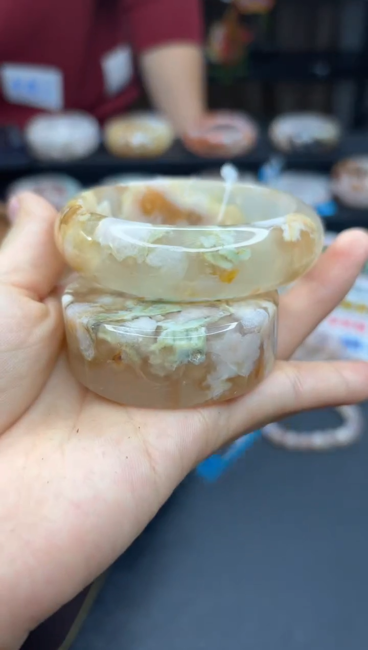 【闪购商品】石英质玉手镯未镶嵌192（56圈赠送镯心）