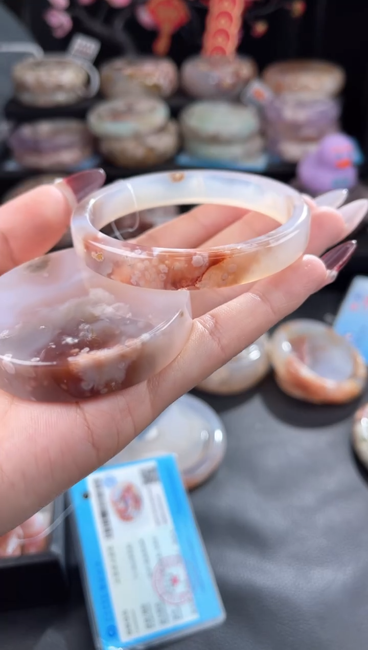 【闪购商品】石英质玉手镯未镶嵌57