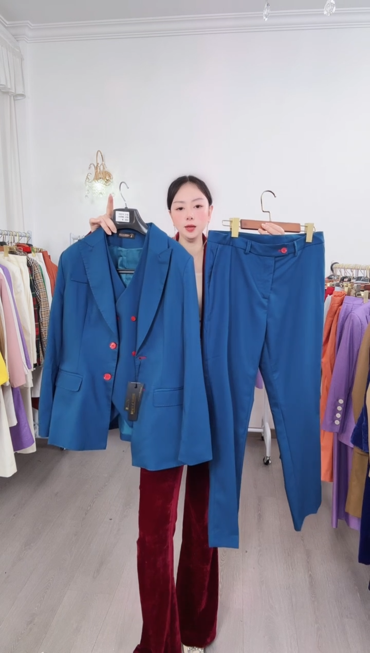 M码小脚裤三件套+丝巾