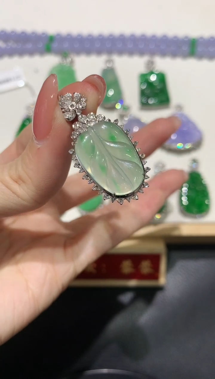 【闪购商品】翡翠吊坠(不含链)18K金镶嵌团购2