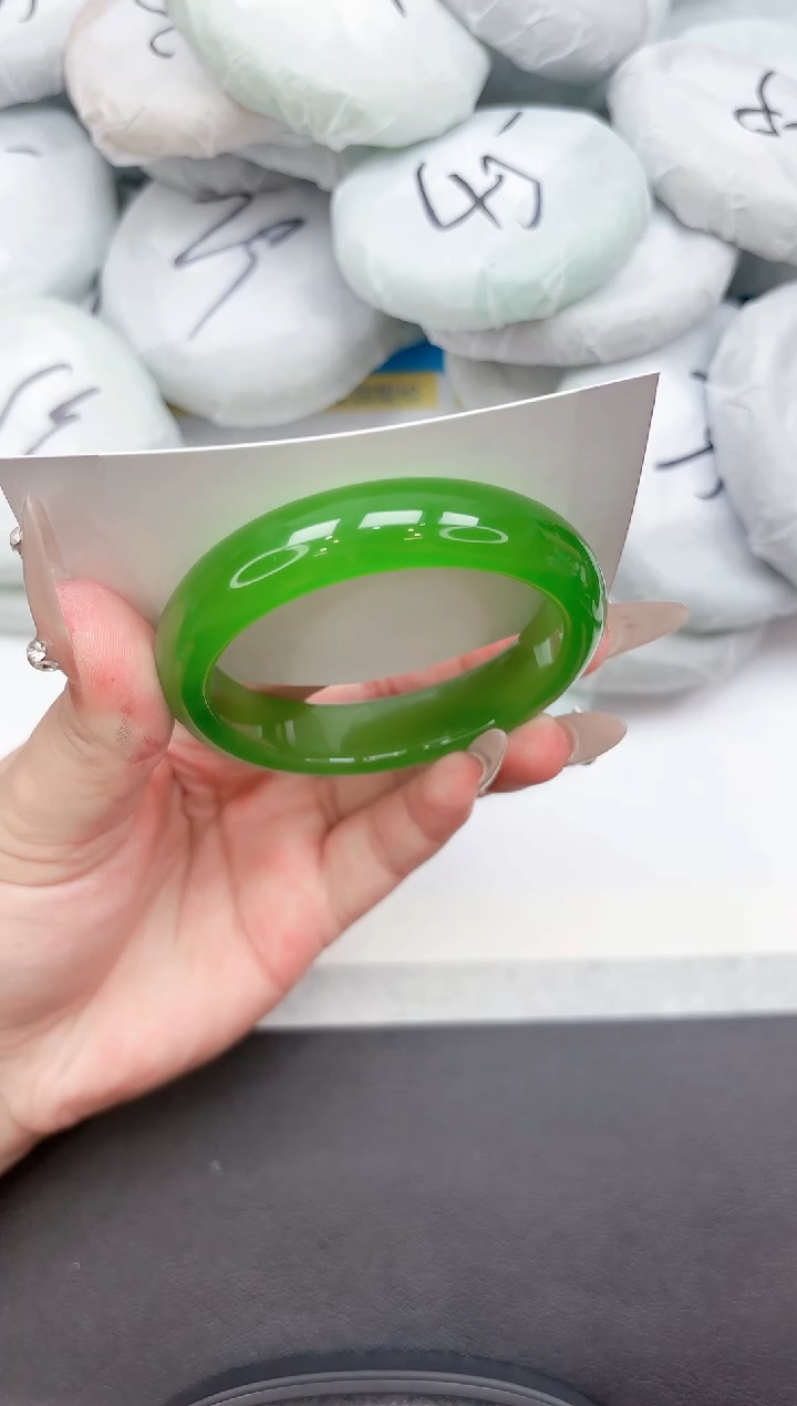 未镶嵌手镯石英质玉97-55