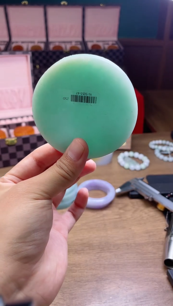 未镶嵌手镯定制翡翠如**好定制