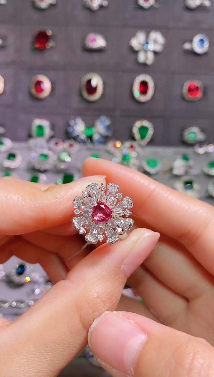 【闪购商品】彩色蓝宝石18K金戒指18K金镶嵌.