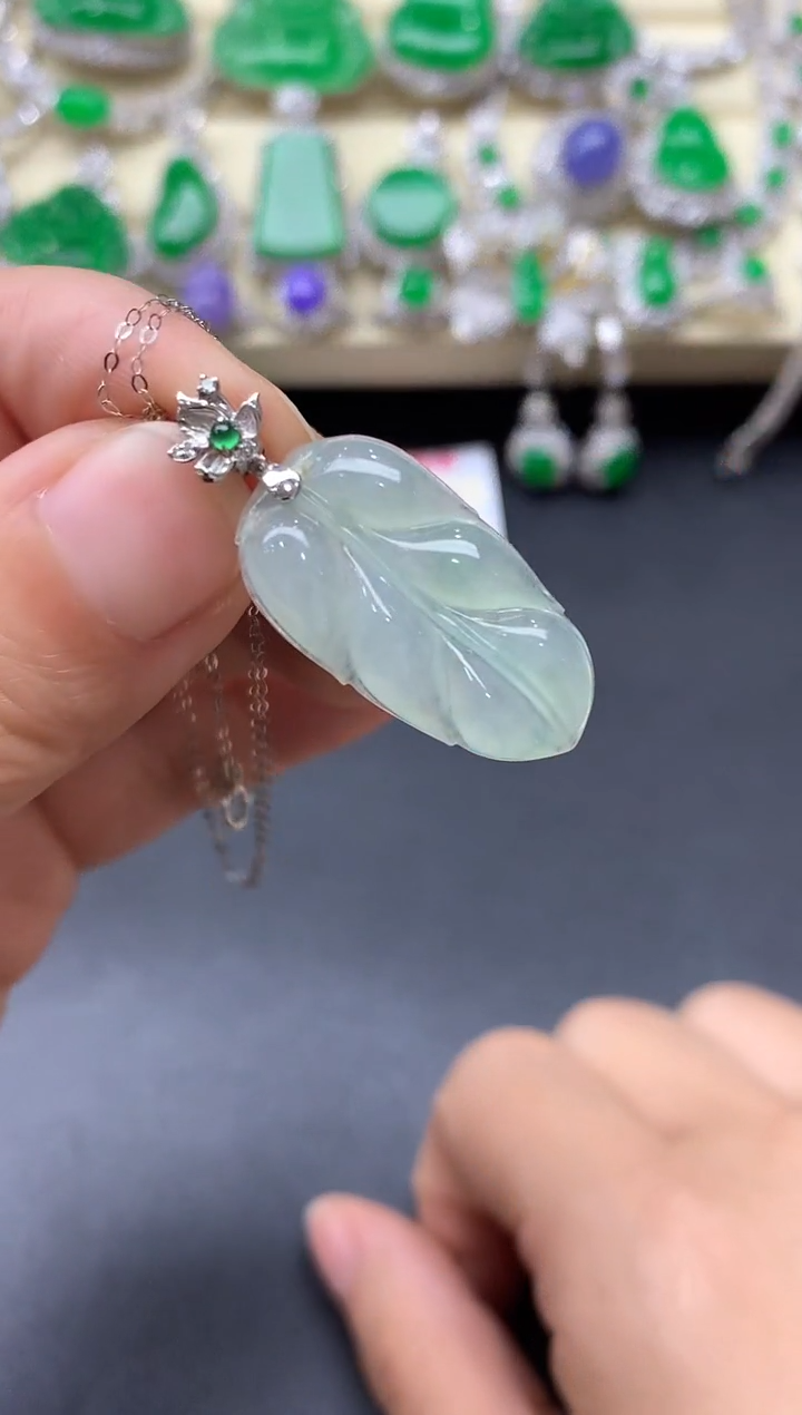 颈饰18K金镶嵌翡翠385-中国好珍宝