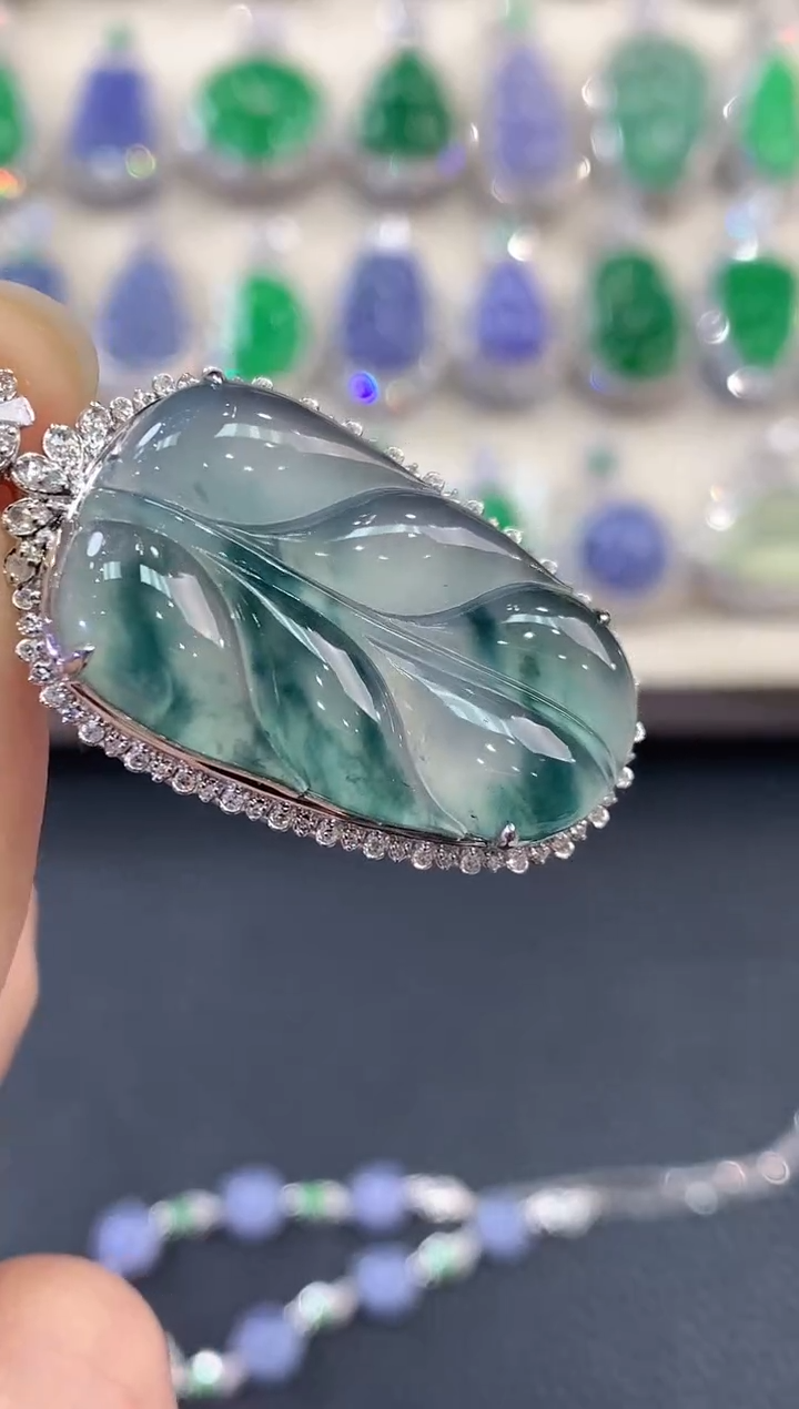 【闪购商品】翡翠吊坠(不含链)18K金镶嵌C39