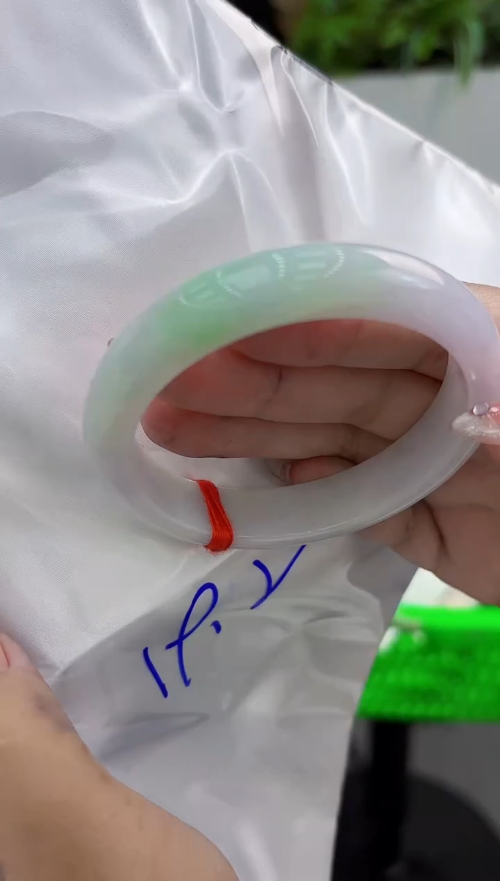 【闪购商品】翡翠手镯未镶嵌翡翠手镯