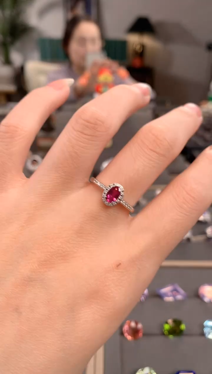 【闪购商品】红宝石戒指18K金镶嵌红宝石