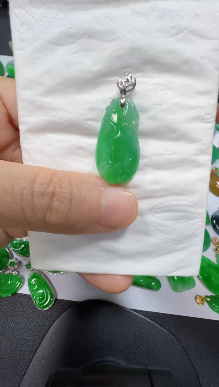 吊坠(不含链)18K金镶嵌翡翠1680
