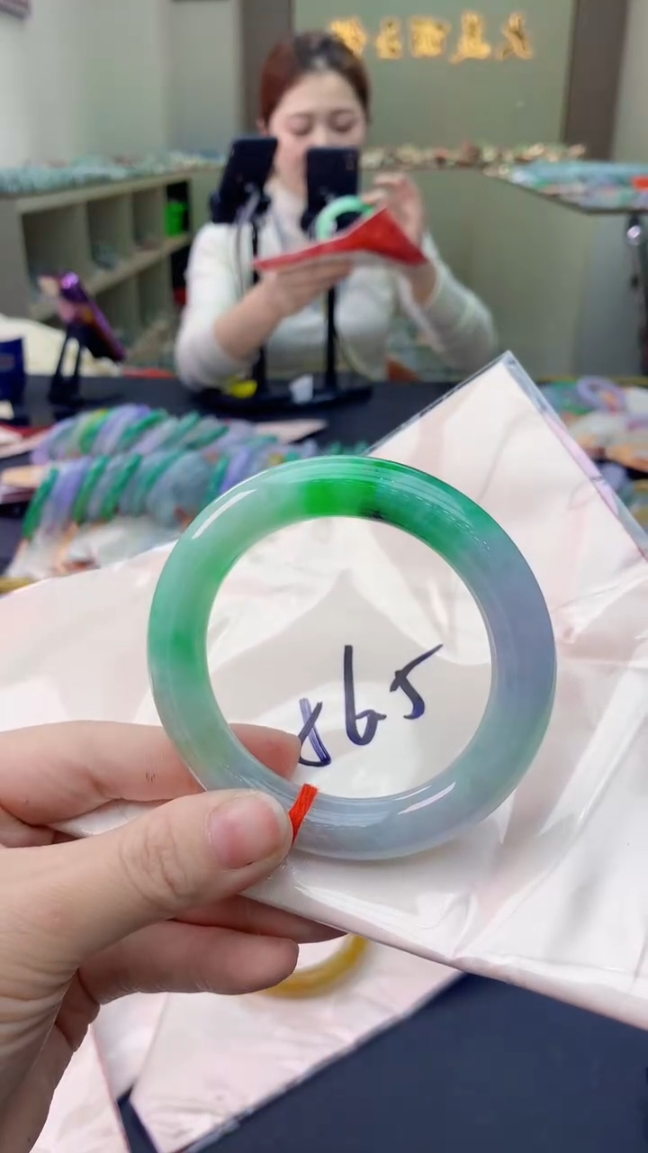 【闪购商品】翡翠手镯未镶嵌0884527843