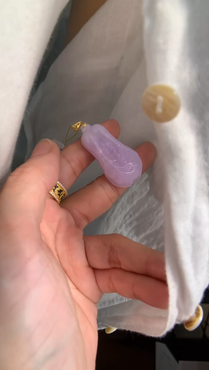 颈饰18K金镶嵌翡翠白菜