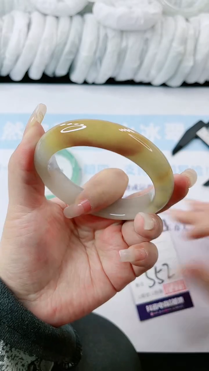 【闪购商品】石英质玉手镯未镶嵌多样性发货S52