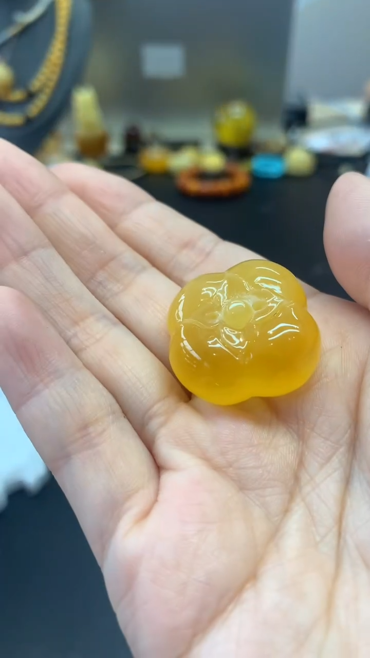 未镶嵌琥珀珠宝奇石1849