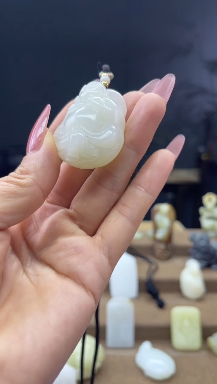 颈饰未镶嵌和田玉1