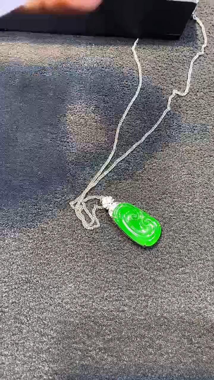 翡翠未镶嵌吊坠(不含链)多样性发货不含链其一