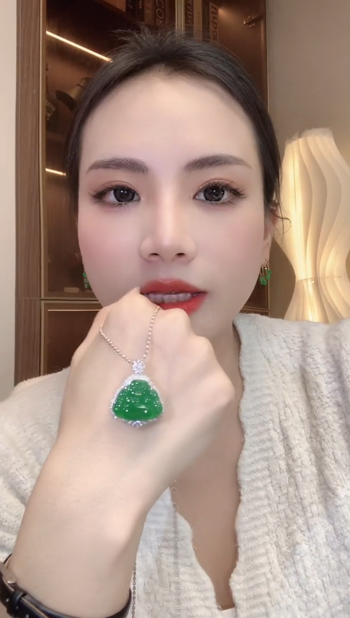 【闪购商品】翡翠吊坠(不含链)18K金镶嵌C1