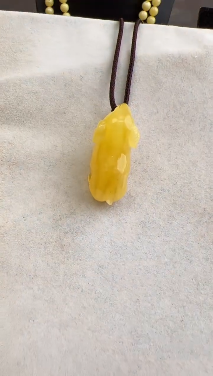 【闪购商品】琥珀裸石未镶嵌10210292-吊坠