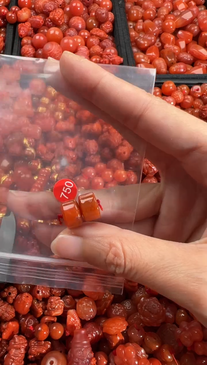 【闪购商品】南红玛瑙颈饰未镶嵌1