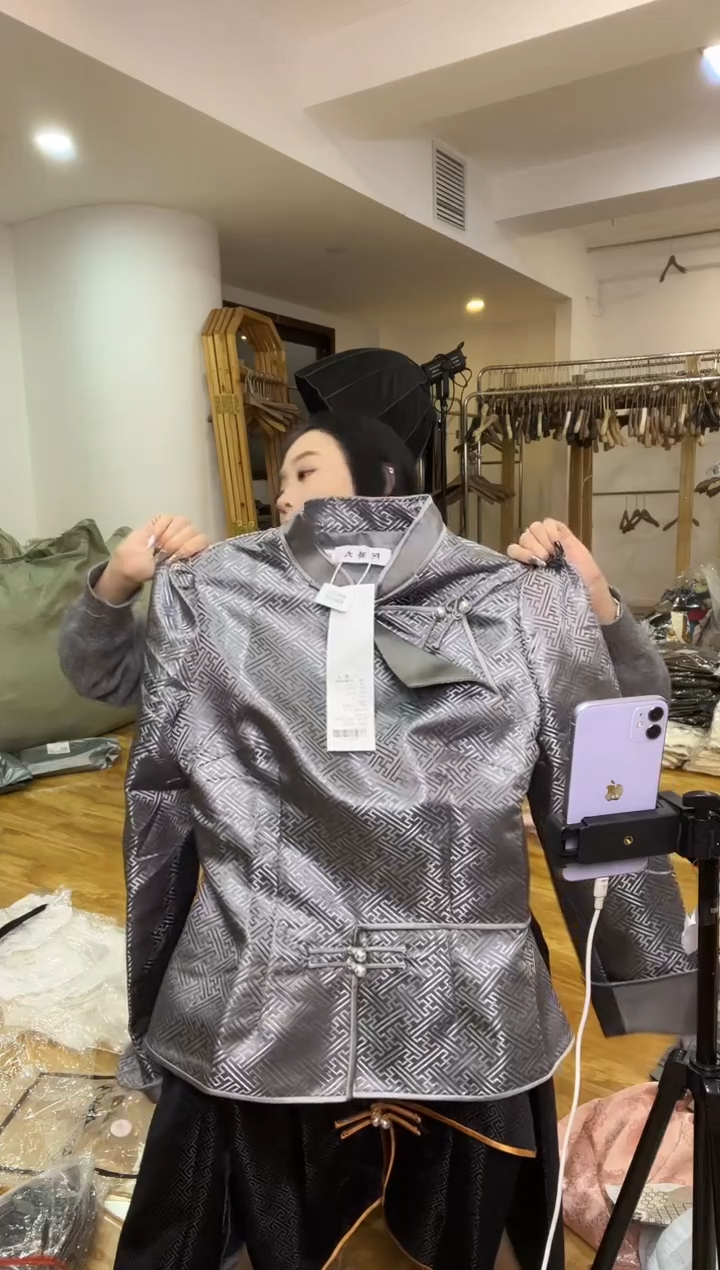 XL码      115-125斤  外套