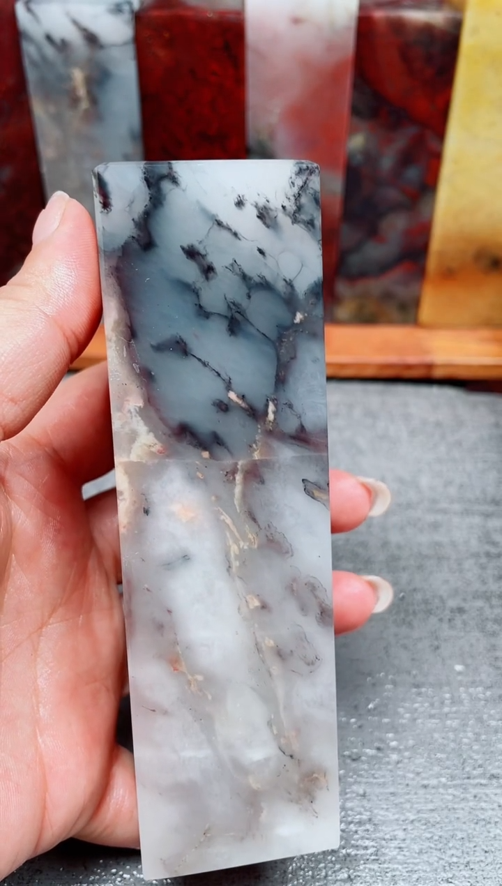 玉桂林鸡血玉素章7 3.8左右