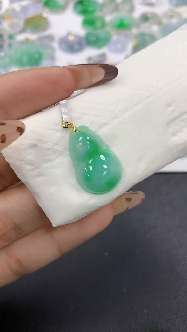 颈饰18K金镶嵌翡翠a货假一赔三支持复检百元上9元证书费自理