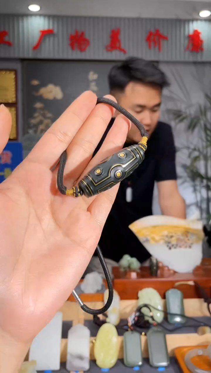 和田玉18K金镶嵌颈饰1