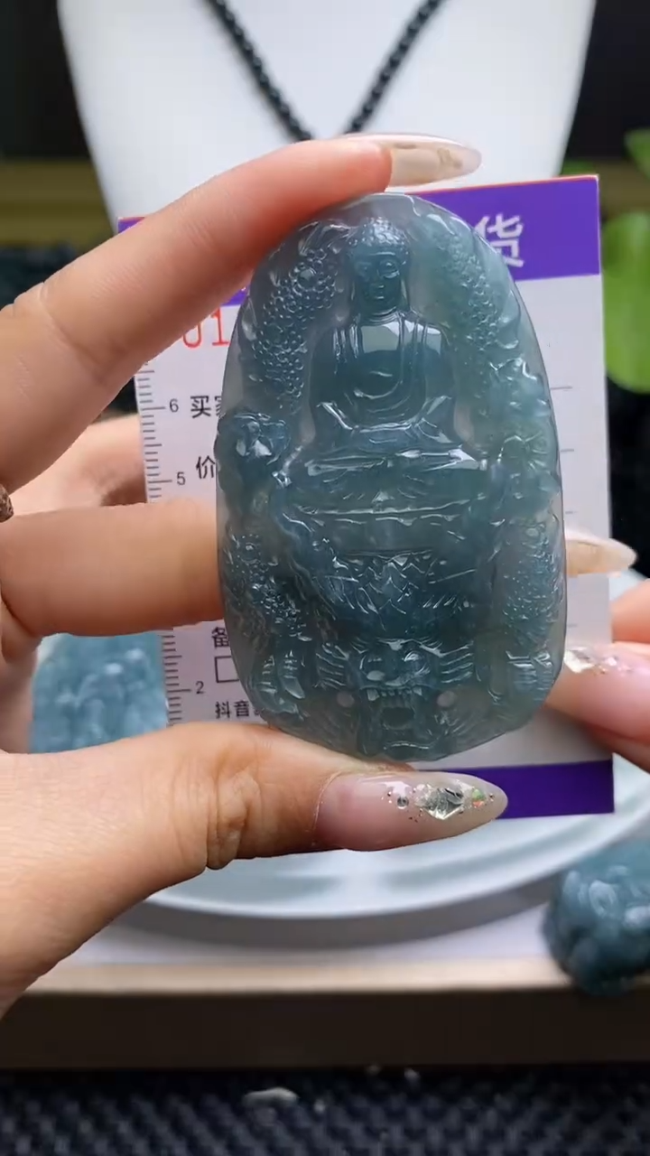 【闪购商品】翡翠未镶嵌颈饰