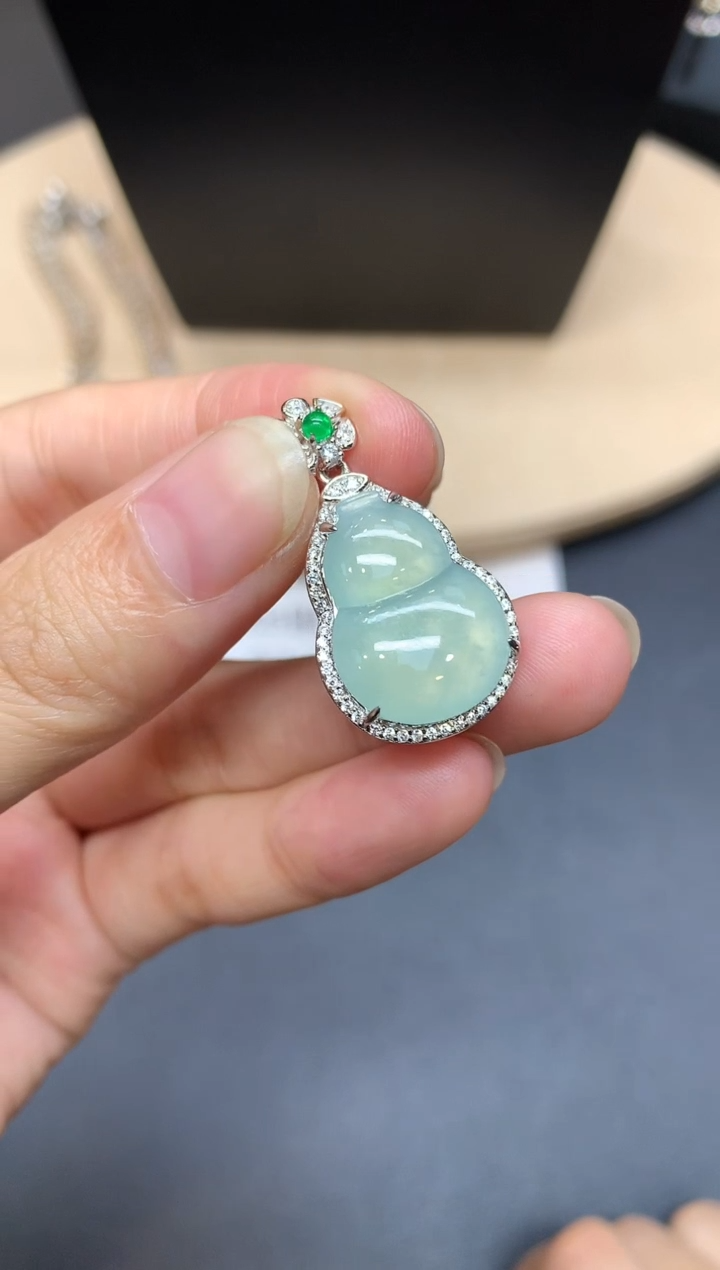 【闪购商品】翡翠吊坠(不含链)银S925镶嵌葫芦【多样性发其一】