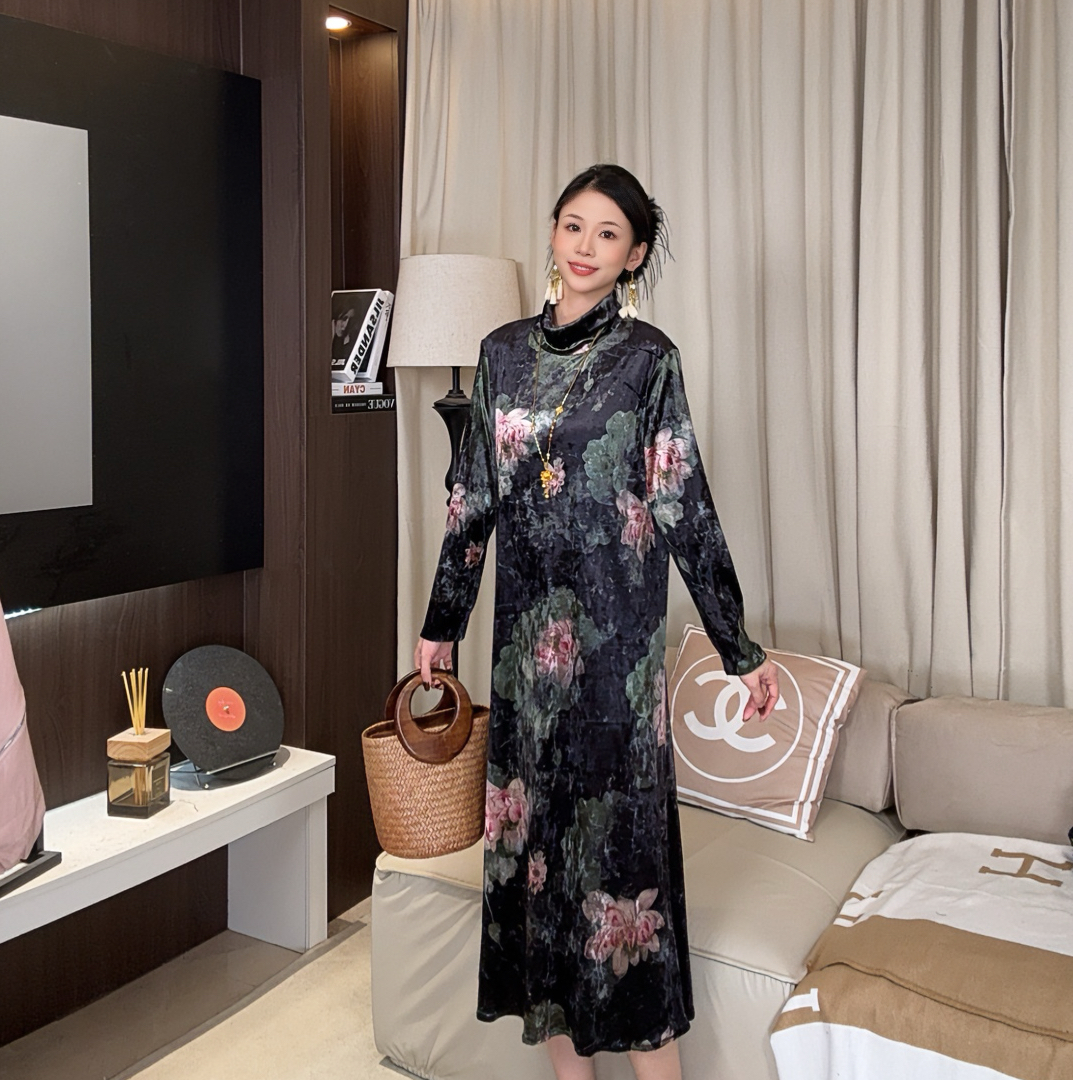 步步生莲# 高领弹力宽松印花秋冬气质百搭连衣裙