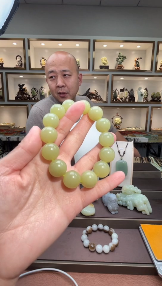 颈饰未镶嵌和田玉苏