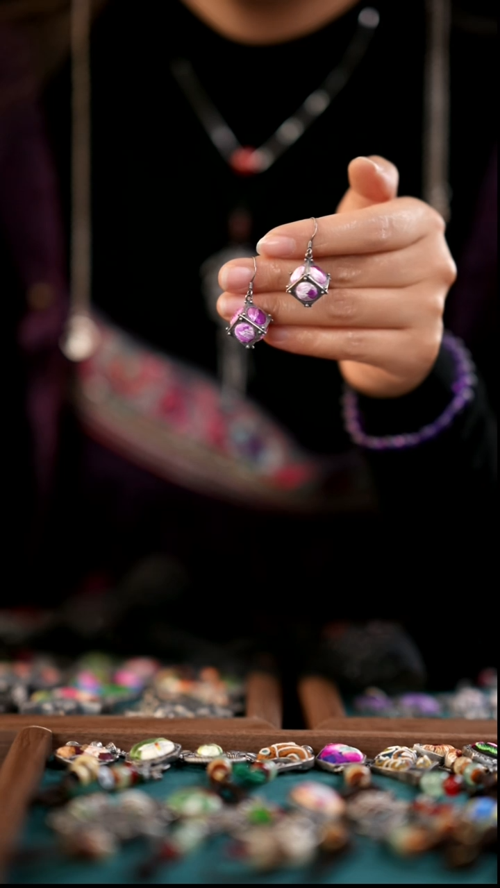 刺绣私人定制苗族手工Q841