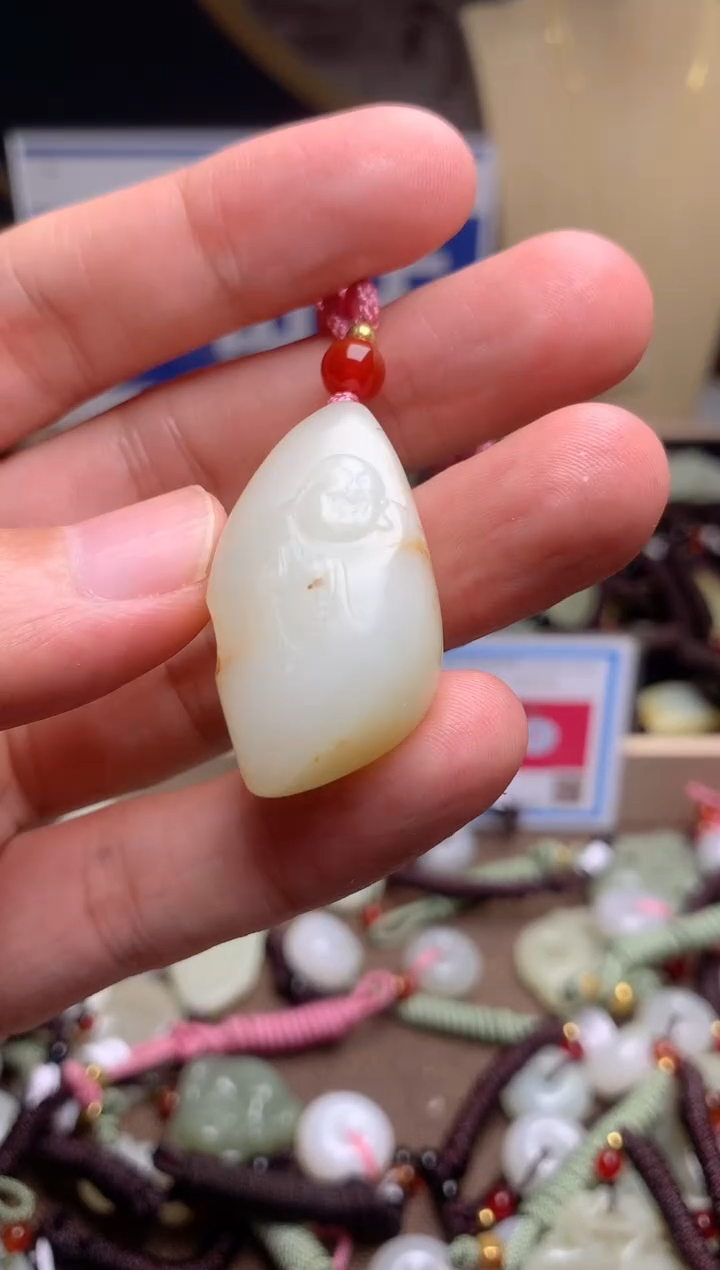 颈饰未镶嵌和田玉1